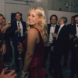 Meet your Posher, Emma